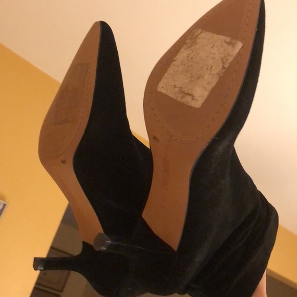 Vince Camuto | Black Suede elegant ankle bootie | 10M - Picture 7 of 10